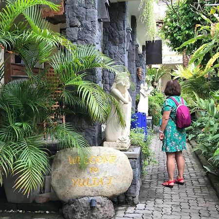 Yulia 1 Bed & Breakfast Sanur  Ngoại thất bức ảnh