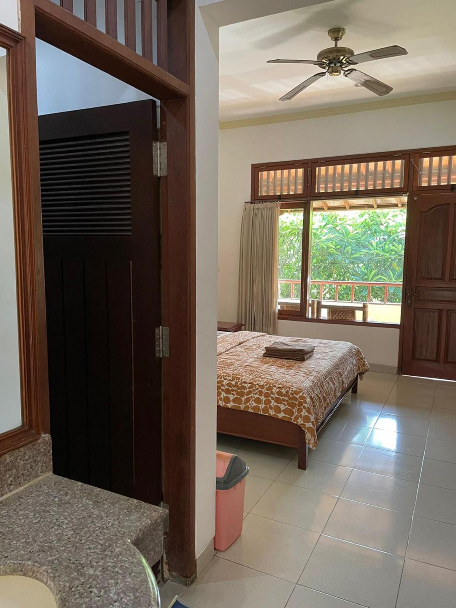 Yulia 1 Bed & Breakfast Sanur  Ngoại thất bức ảnh
