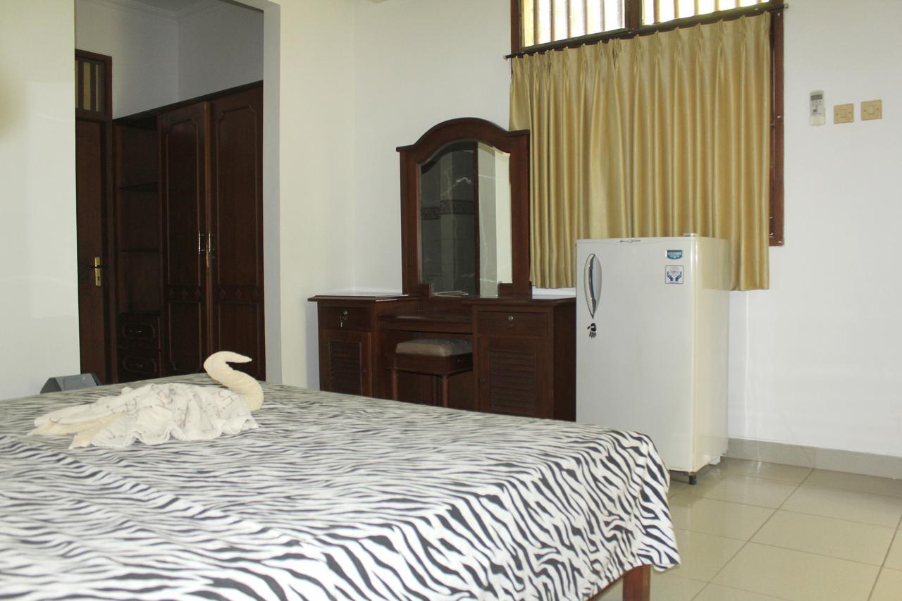 Yulia 1 Bed & Breakfast Sanur  Ngoại thất bức ảnh