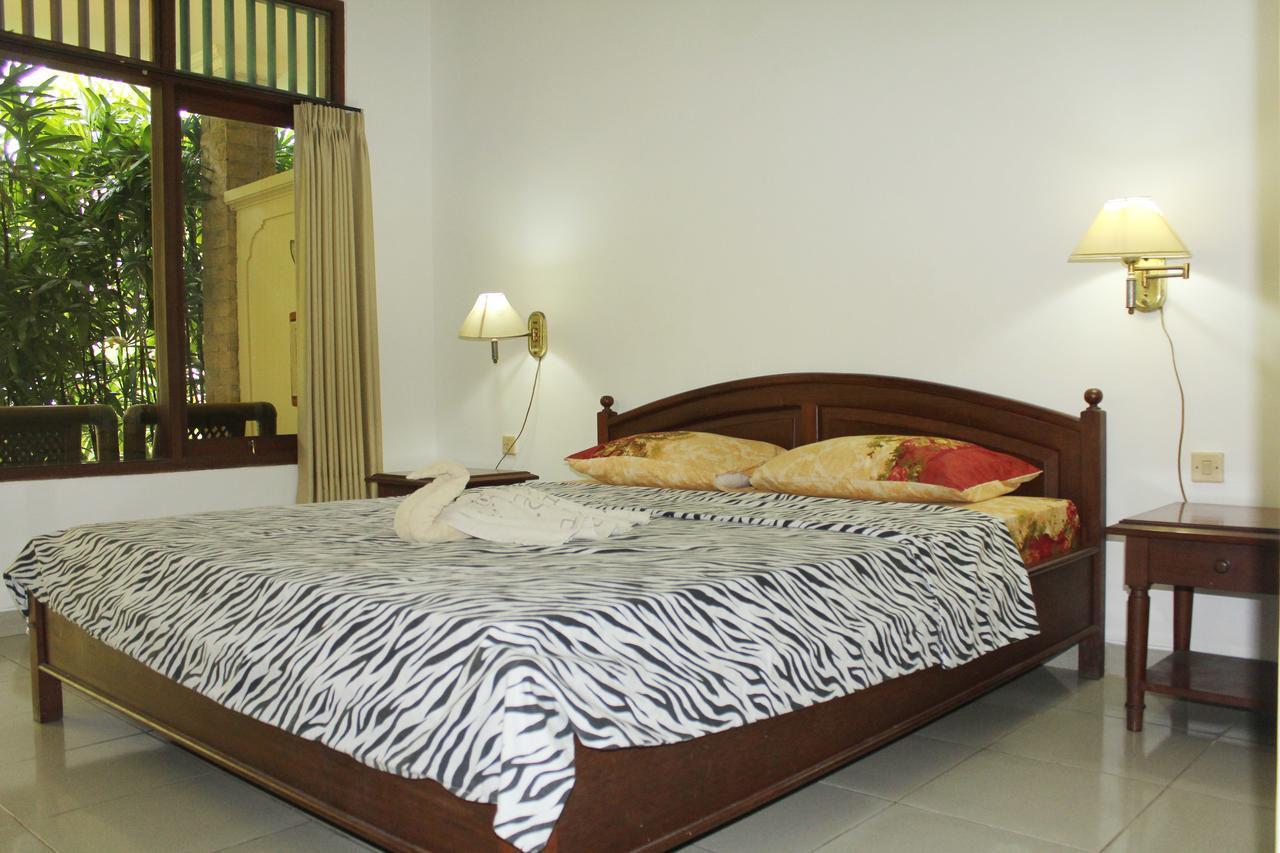 Yulia 1 Bed & Breakfast Sanur  Ngoại thất bức ảnh